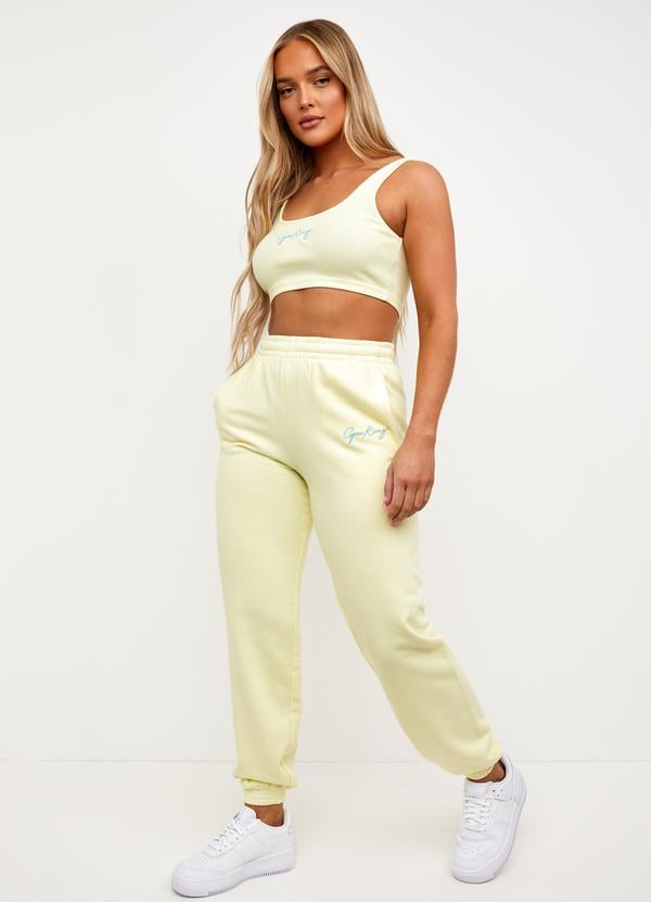 How to Select the Right Colour of the Sportswear?