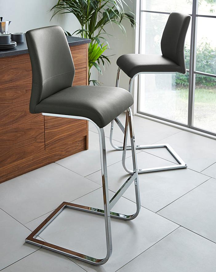 Ornament Your Kitchen With Properly Selected Dining Chairs