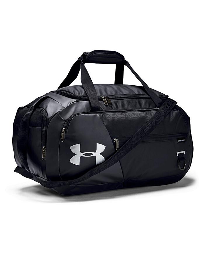 Looking for a Good Fitness Bag? Learn What Characteristics It Should Have