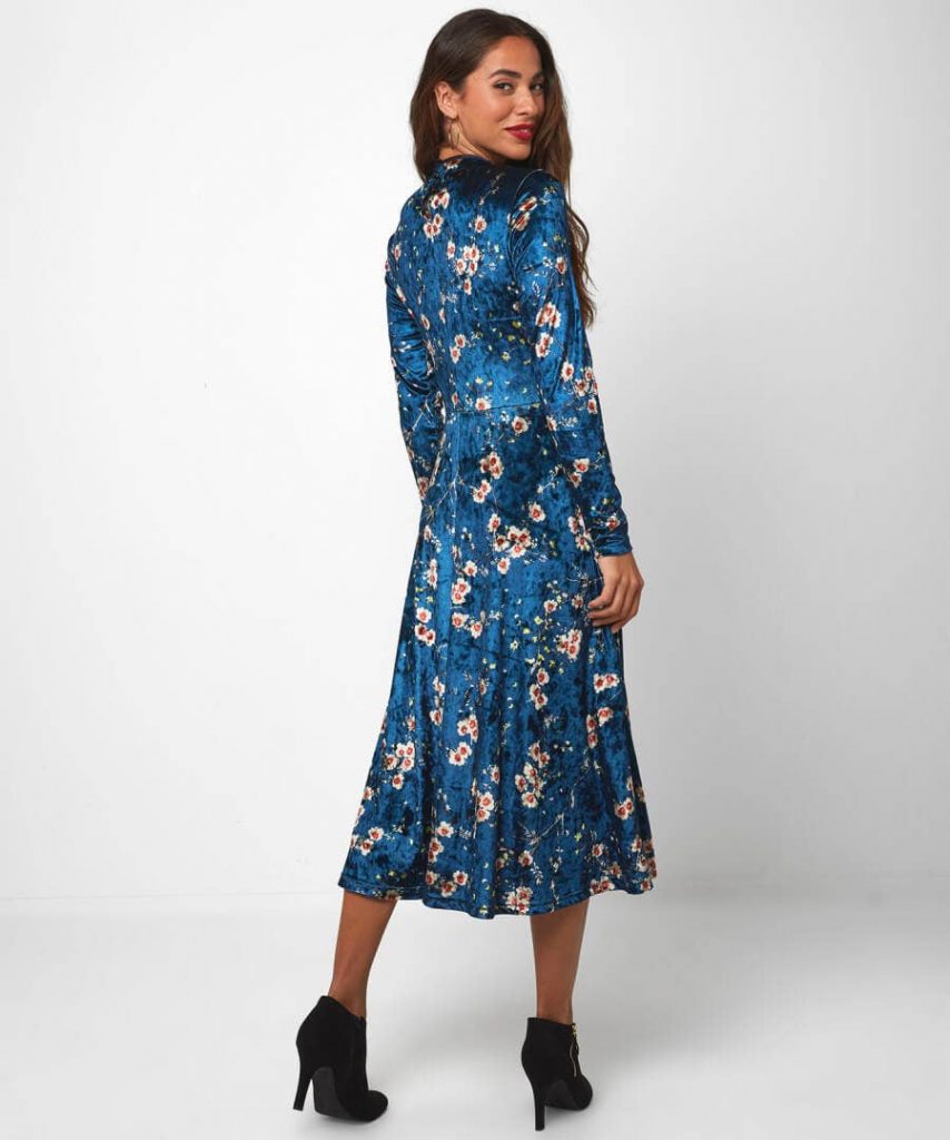 Long Sleeve Dress. What You Have to Know About It?