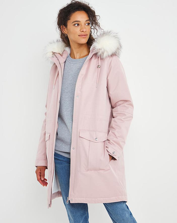 What to Wear If the Weather Outside Changes a Few Times a Day?