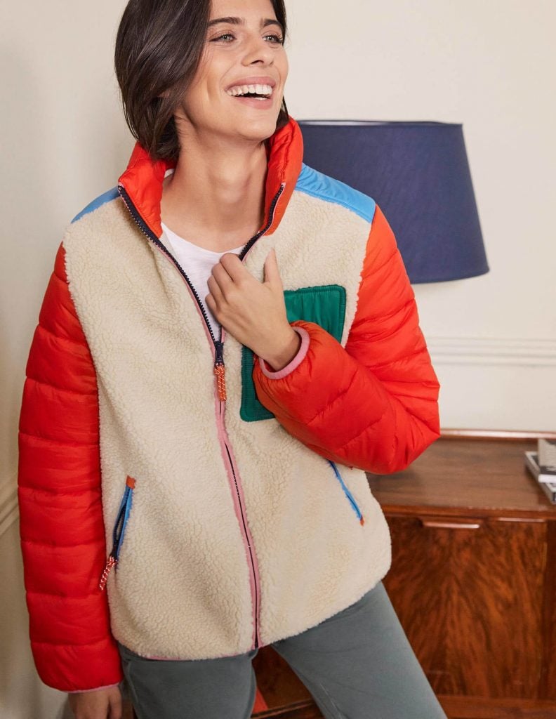 What Should You Wear Under the Short Down Jacket?