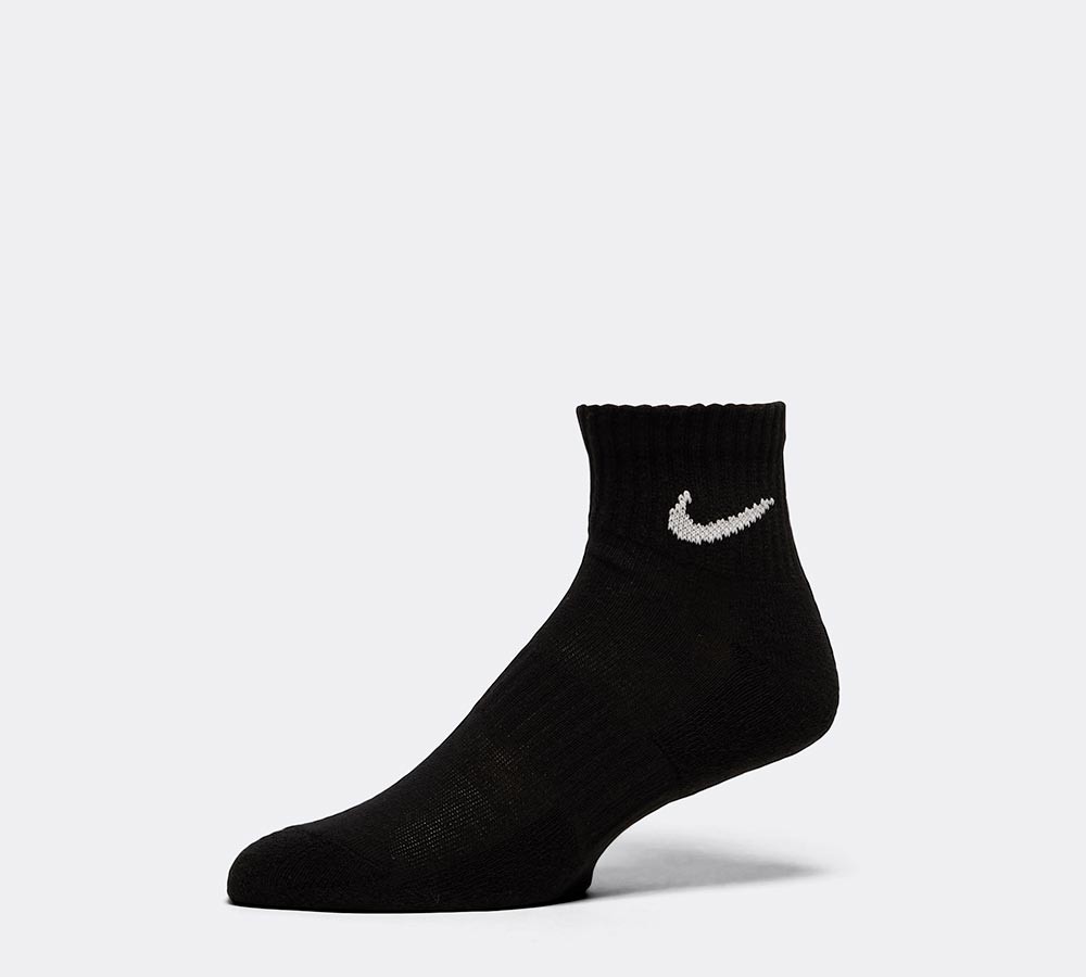 What’s the Difference Between Regular and Sports Socks?