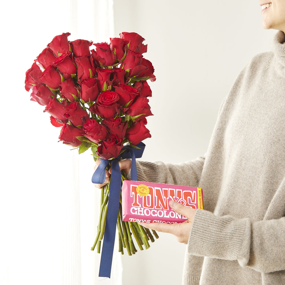 How to Say Happy Anniversary with Flowers? Make an Unforgettable Gift