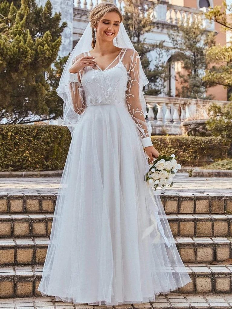 Get a Bohemian Touch With Amazing Wedding Dress In Boho Style
