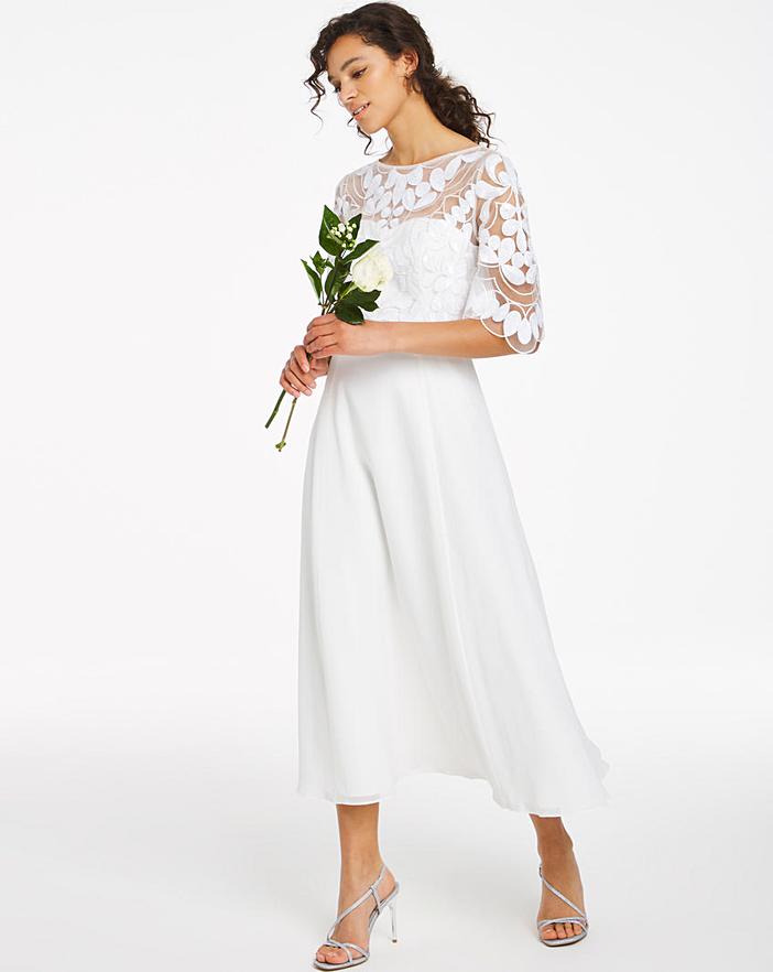 Summertime Wedding Image. What Do You Need to Know About the Peculiarities of Choice?