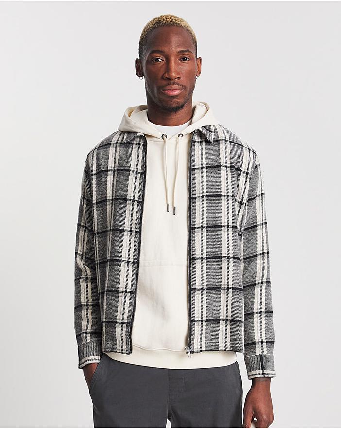 What are the Main Fashion Trends For Men For the Spring of 2022?