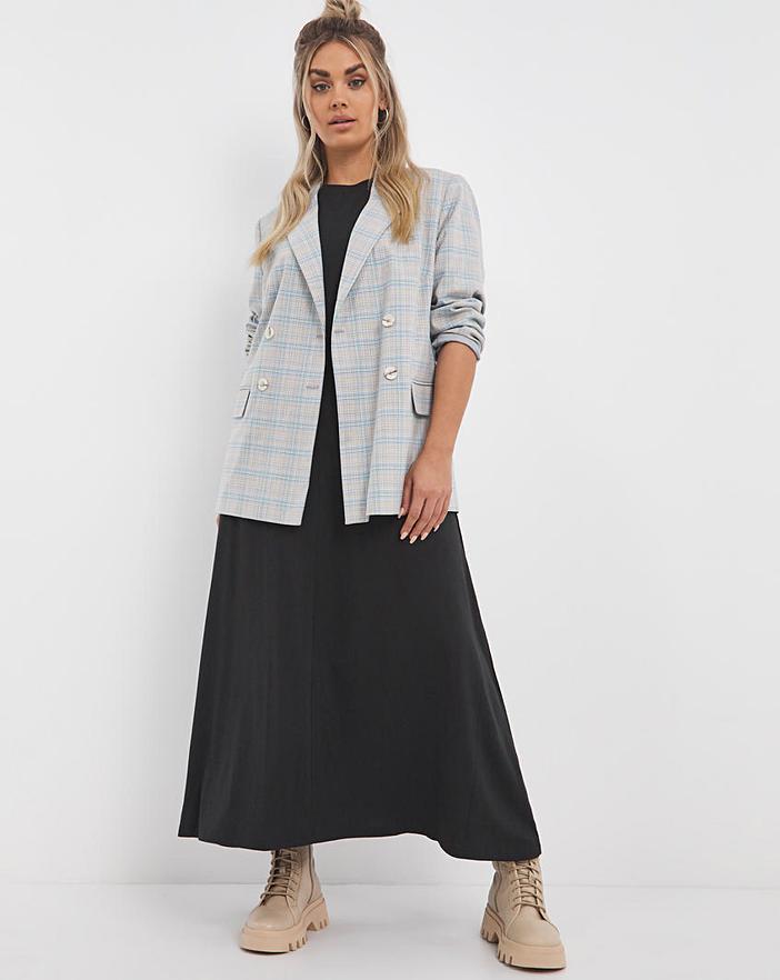 Maxi T-Shirt Dress For Plus-Sized Ladies. The Perfect Summer Wardrobe Staple Maxi T-Shirt Dress For Plus-Sized Ladies. The Perfect Summer Wardrobe Staple