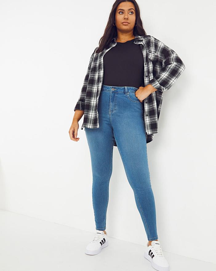 What Styles Of Clothing Should Plus-Size Women Avoid?