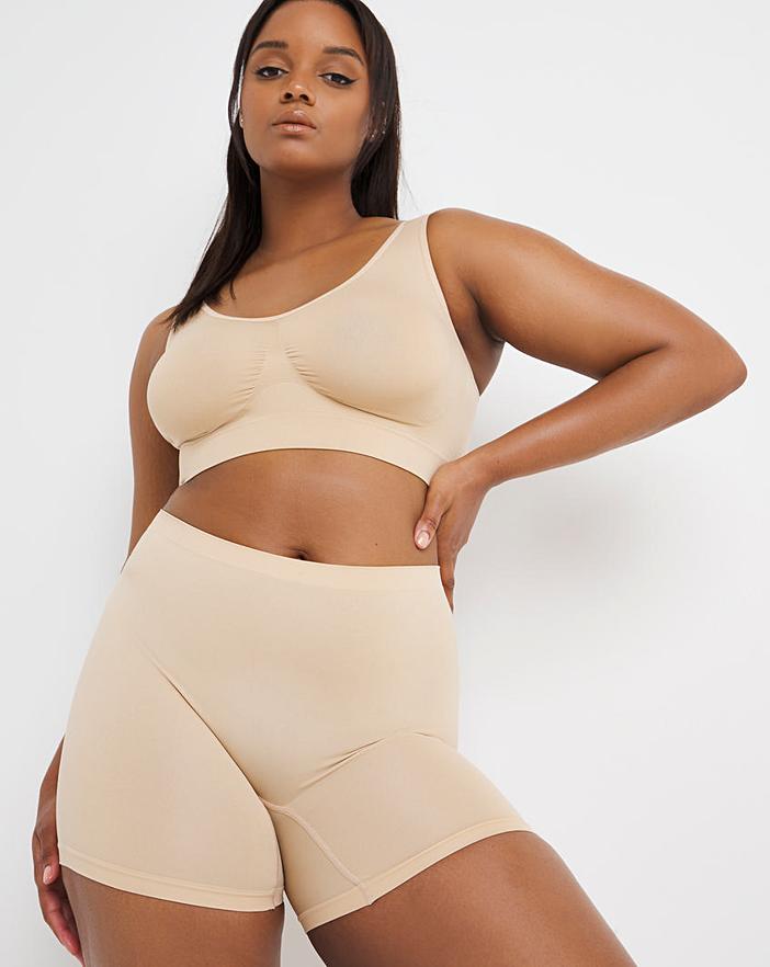 Plus-Size Nude Comfort Shorts. How to Feel Comfortable?