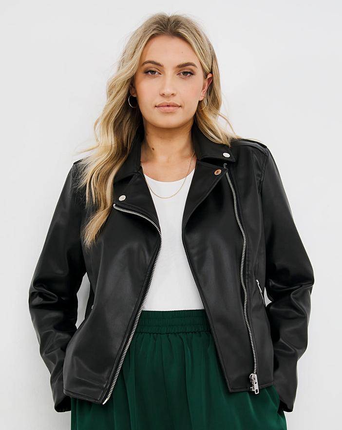 Plus-Size Biker Jackets. How Should Curvaceous Beauties Use It for Their Looks?