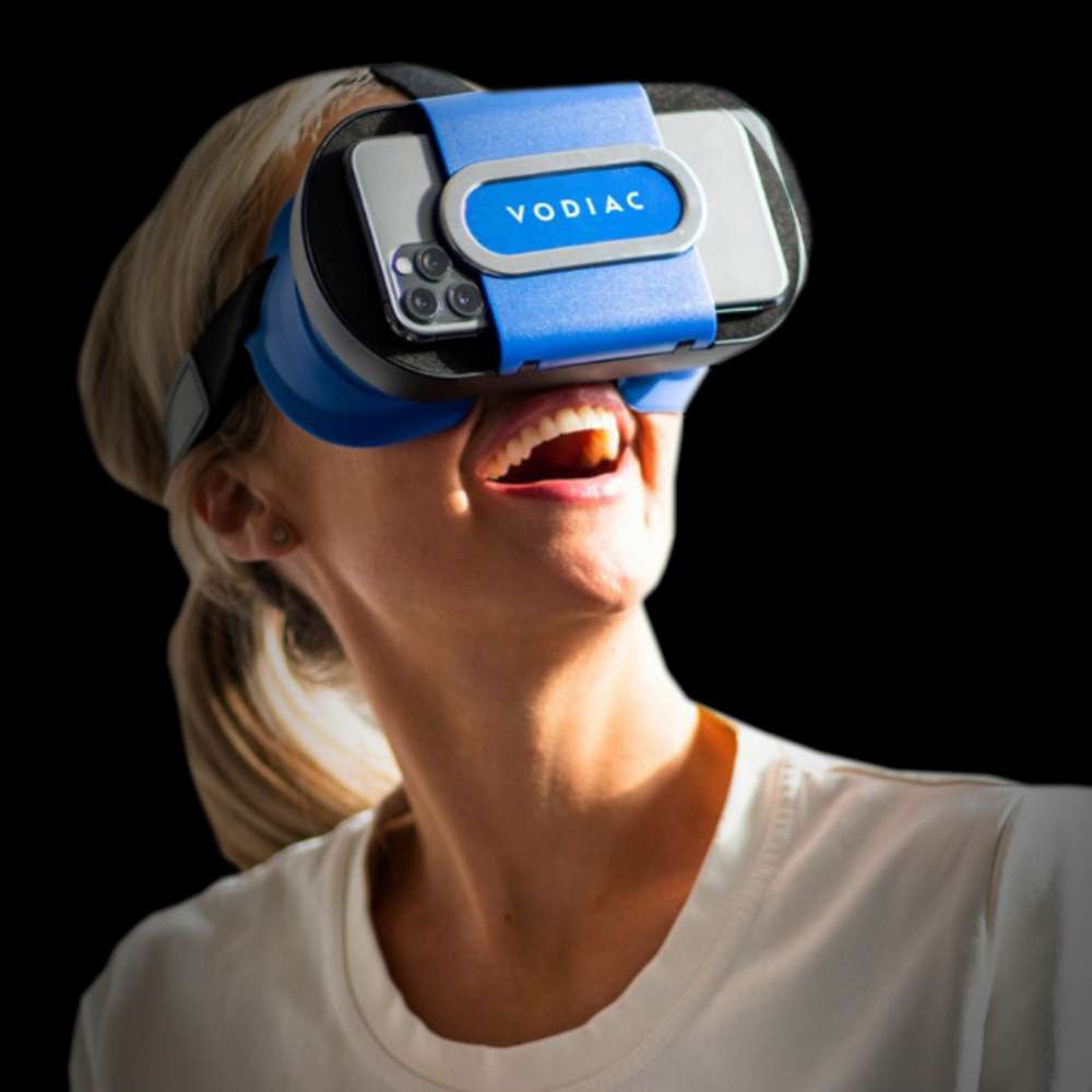 Looking For A Gift For Your Tech Savvy Friend? Smartphone VR Set Looking For A Gift For Your Tech Savvy Friend? Smartphone VR Set