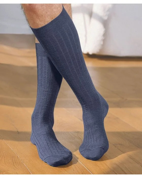 What Is the Right Way For a Man to Wear Socks?