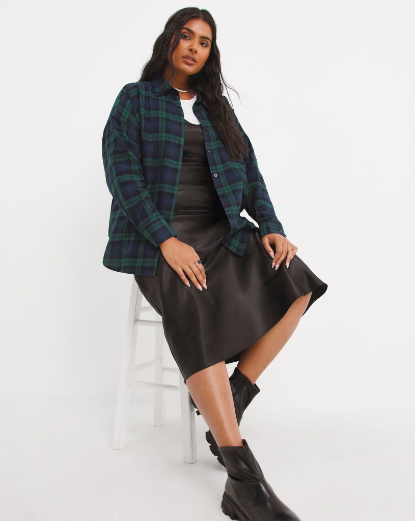 Oversized Boyfriend Shirt For Curvaceous Beauties. How Can It Improve Your Style?