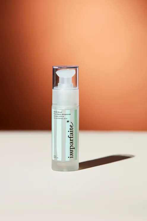 Comment les Femmes Devraient-Elles Traiter Leur Peau Pour Rester élastique?