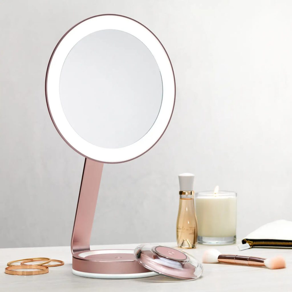A Must-Have Addition to Your Beauty Wardrobe – Illuminated Mirror
